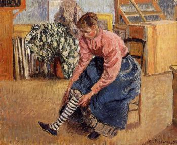 Camille Pissarro : Woman Putting on Her Stockings